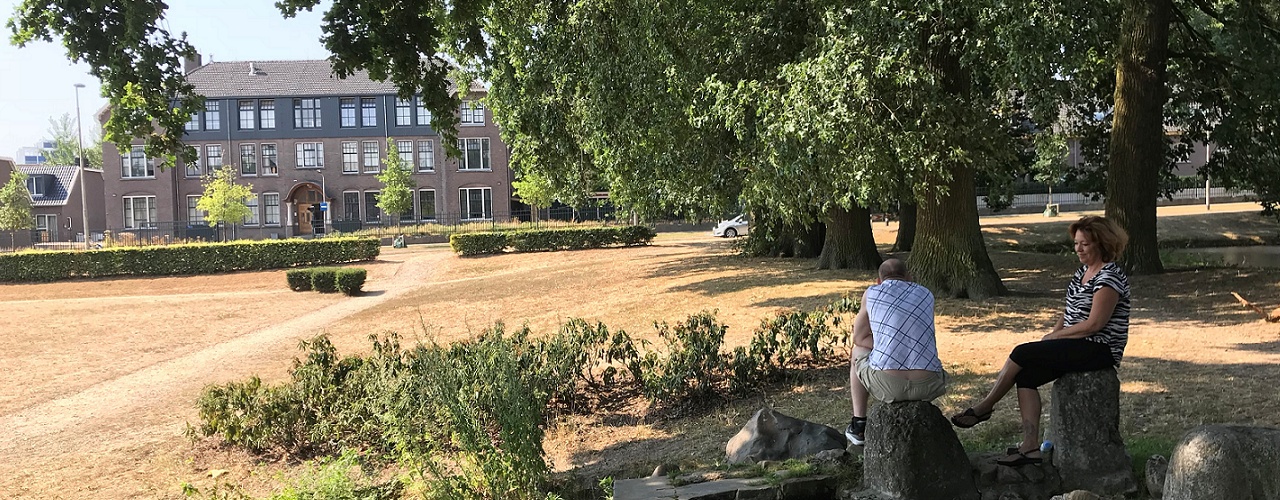 Altijd Iemand In De Buurt